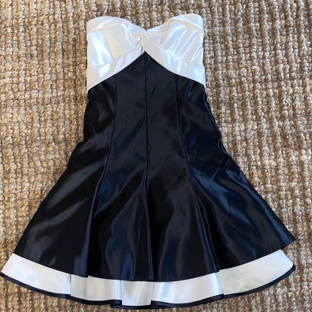 Jessica McClintock Strapless Black and White Dress